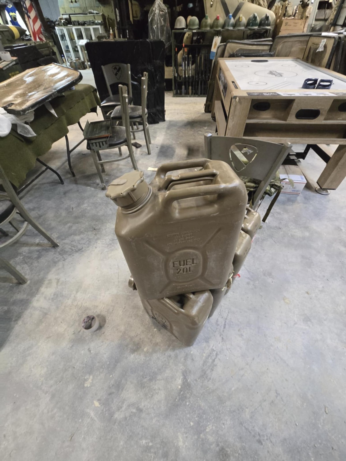 5 gallon fuel can us army plastic Scepter with good seals