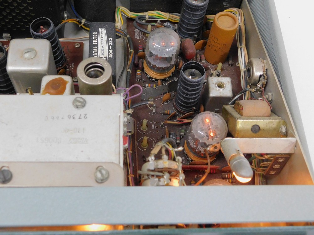 Heathkit SB-401 Vintage Ham Radio Transmitter (powers up, no TX)