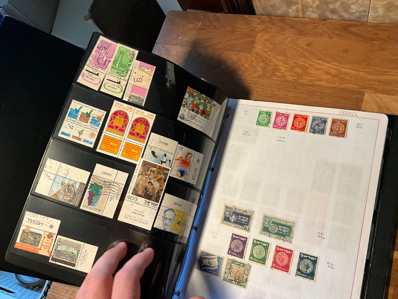 worlds stamps vintage large lot 6.1 kg 5 albums leaves cards vintage to modern