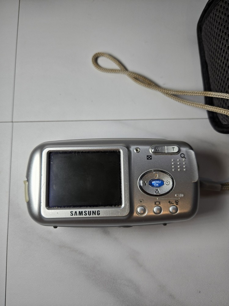 Samsung Digimax A400 Digital Camera Silver With Samsung Case