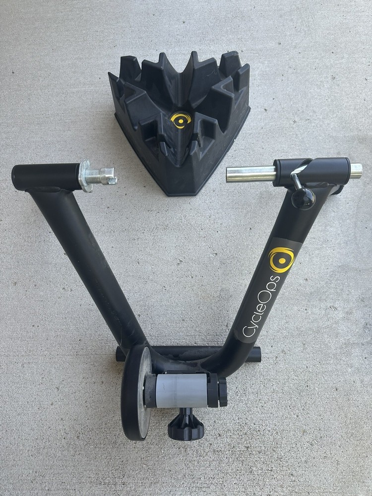 CycleOps Mag Trainer With Riser Block