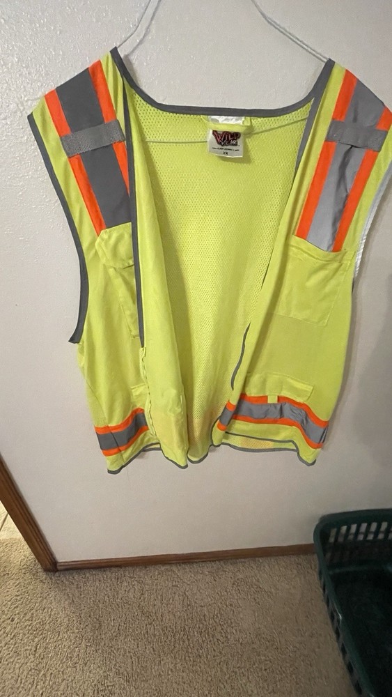 Reflective Vest for Work/Cycle Riding 2XL High Visibility. Polyester Mesh. Nice