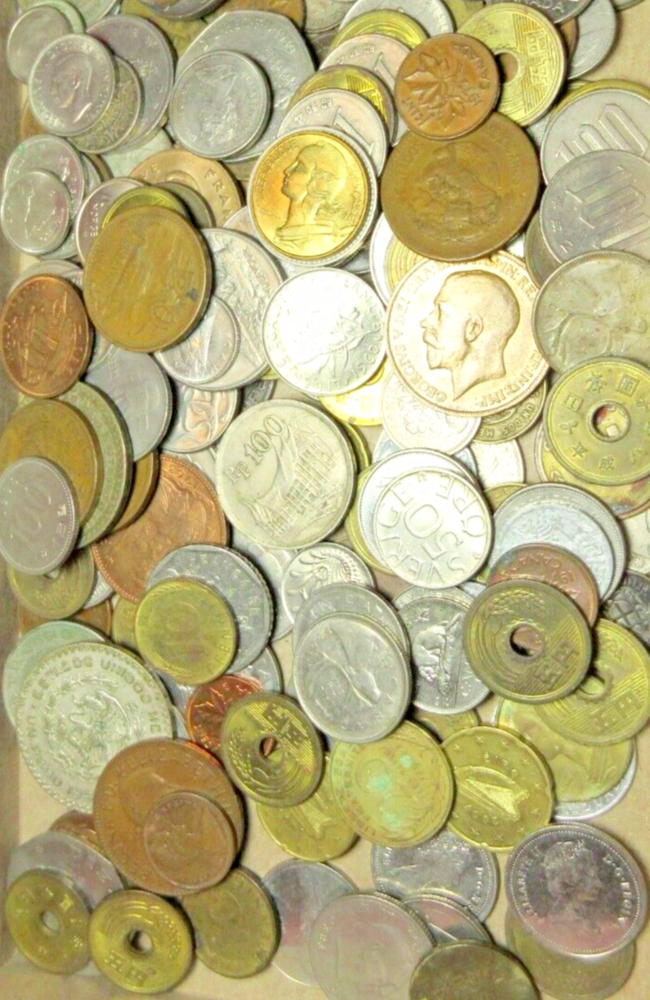 Mixed Bulk Lot / 25 Foreign World Coins
