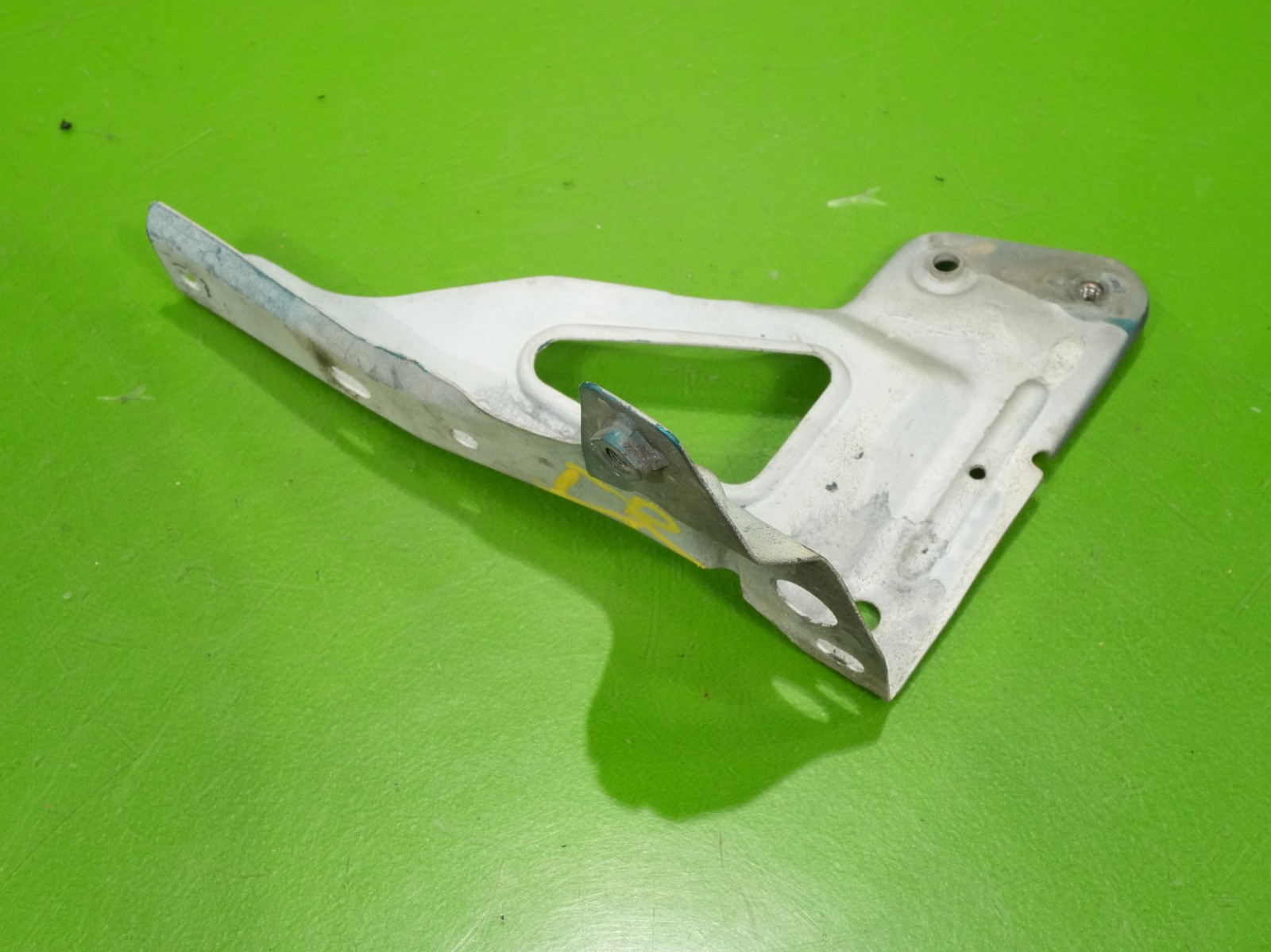 92-95 Civic coupe hatch OEM driver left fender bumper mount bracket support stay