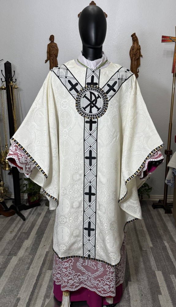 WHITE IVORY VESTMENT CHASUBLE & STOLE
