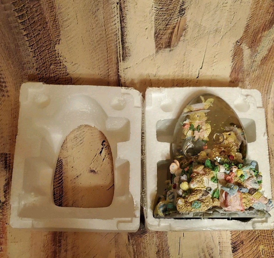 Easter Bunny Egg-shaped Spring Water Globe Music Box "Easter Parade" Excellent