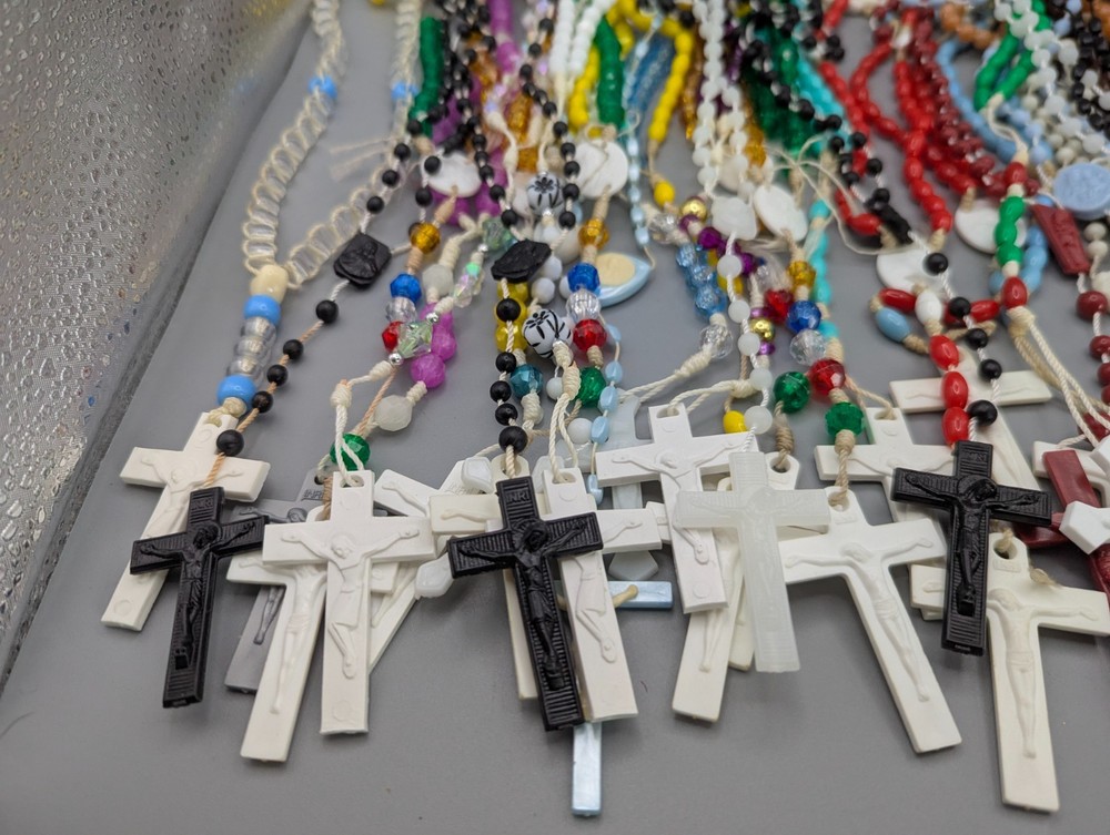 39 Vintage Plastic Or Resin Material Catholic Rosary