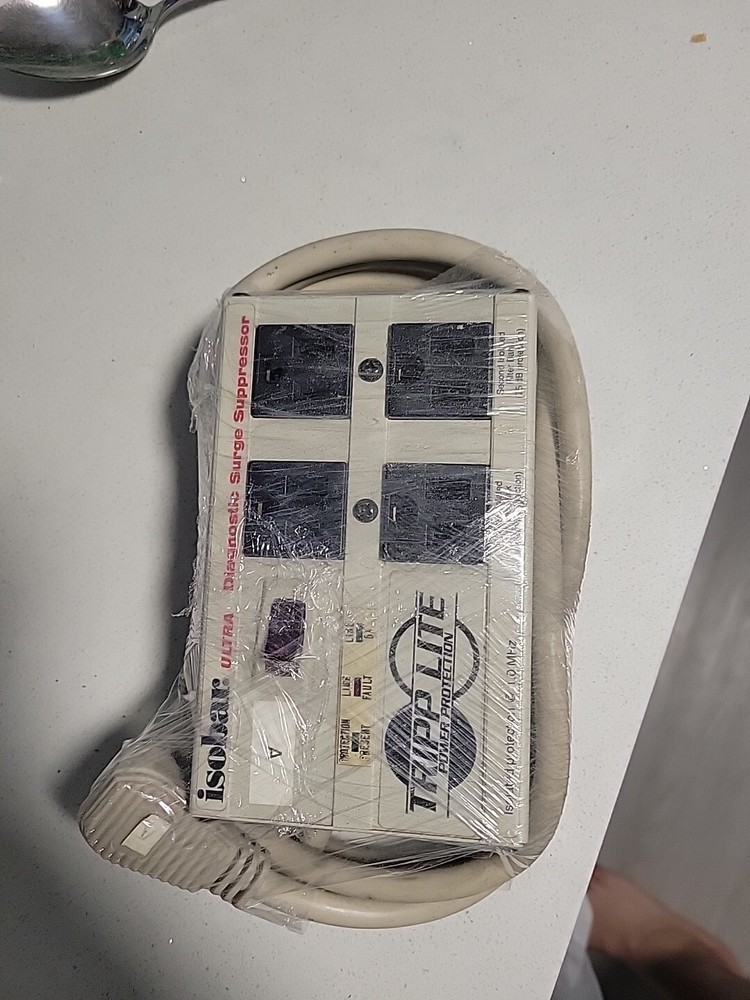 Isobar Trip Lite Ultra 4