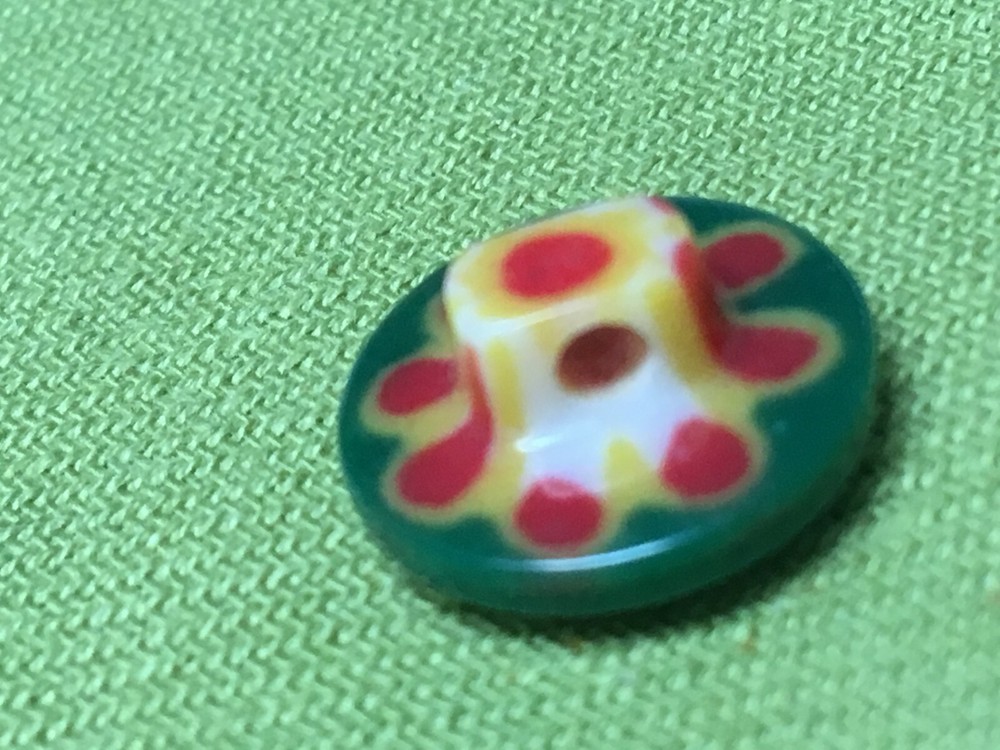 Vintage Button plastic La Mode millefiori cookie mod plastic button 1/2"