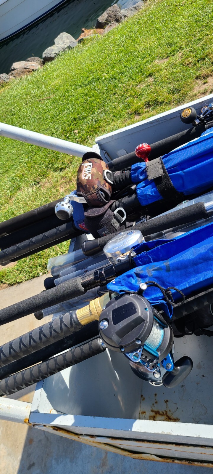 2-9' JAWS QUARTER CUT DESIGN TRAVEL ROD COVER FOR INSHORE OFFSHORE FISHING BLACK