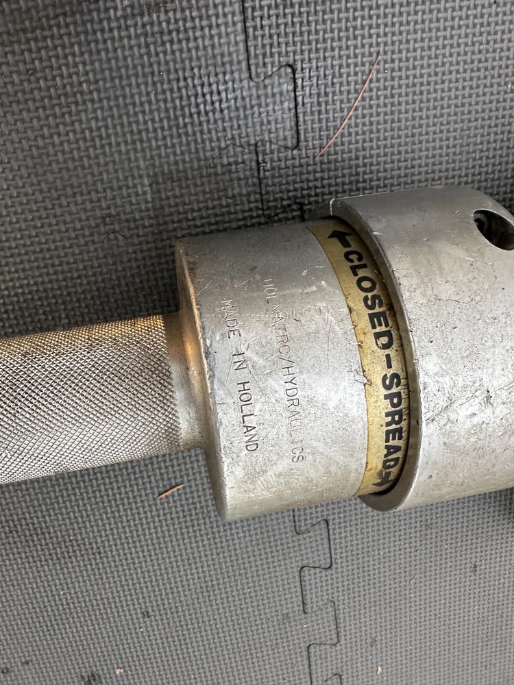Holmatro Hydraulics Spreader Rescue Tool Working