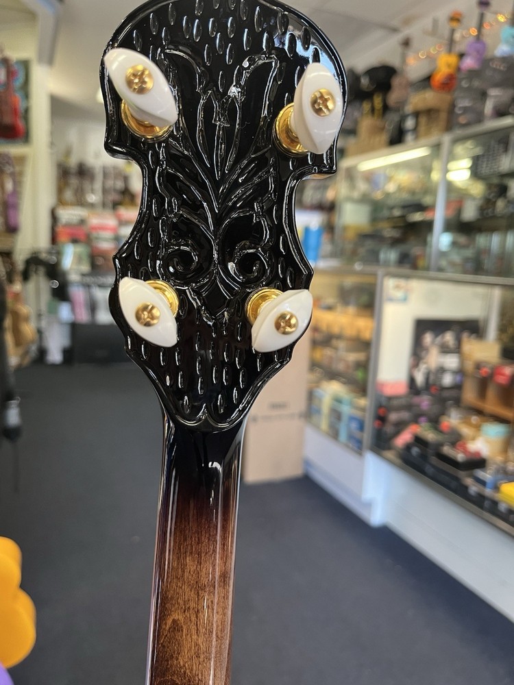 Washburn B17 5-String Banjo with Case