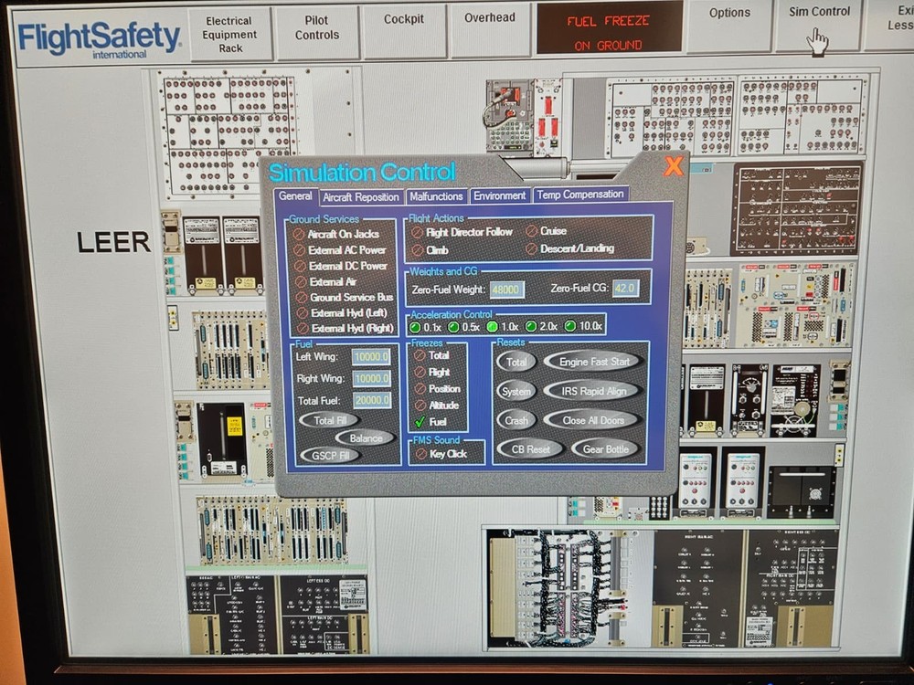 ^ Flight Safety GFS Graphical Flight-Deck Simualtor G550 Gulfstream Multi-Touch