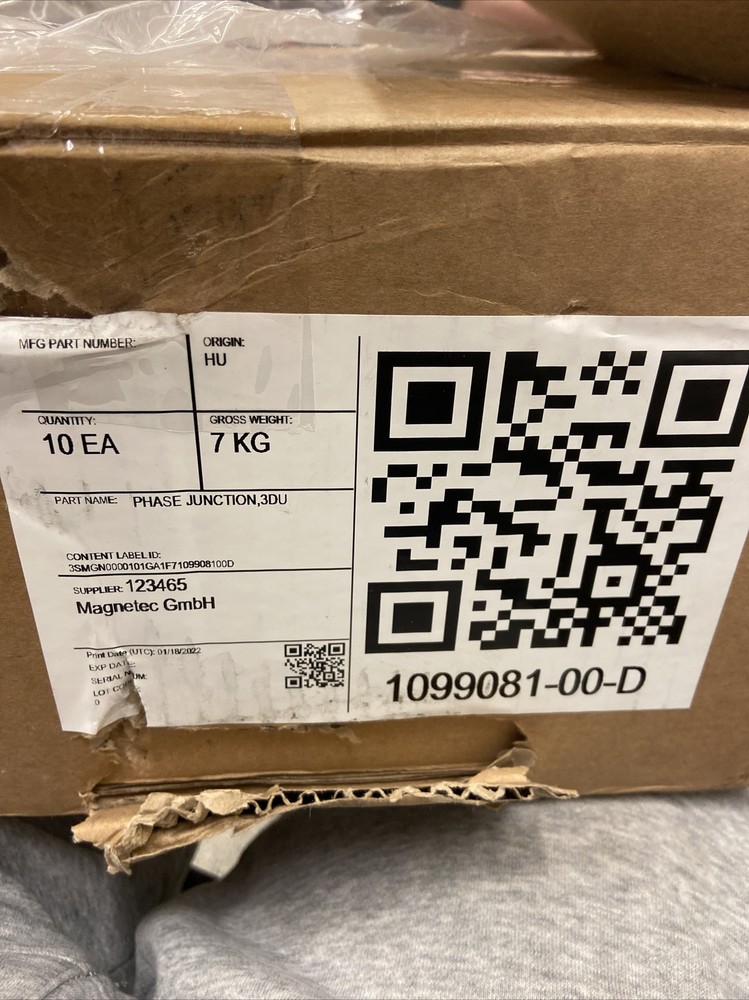 Tesla 1099081-00-D reducer adjustable high voltage connector
