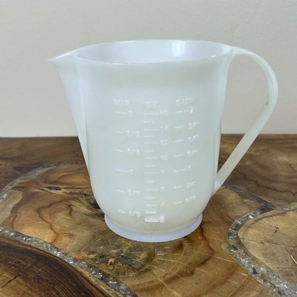 vintage Eagle Plastic 2 Cup Measuring Cup Made In USA