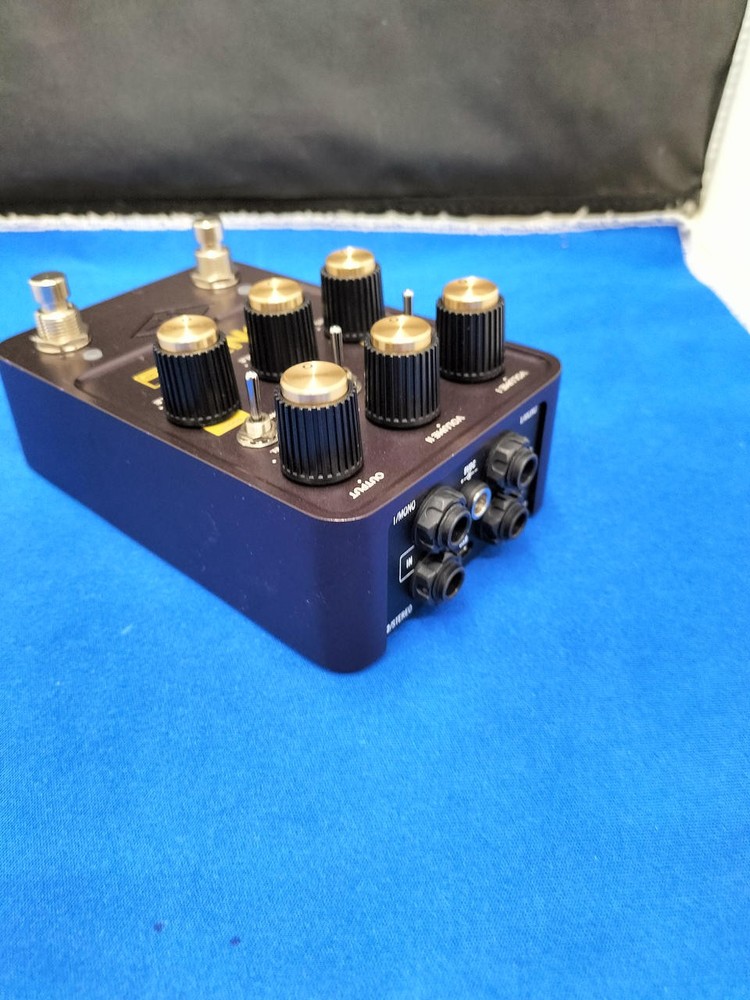 UNIVERSAL AUDIO LION '68 SUPER LEAD effector