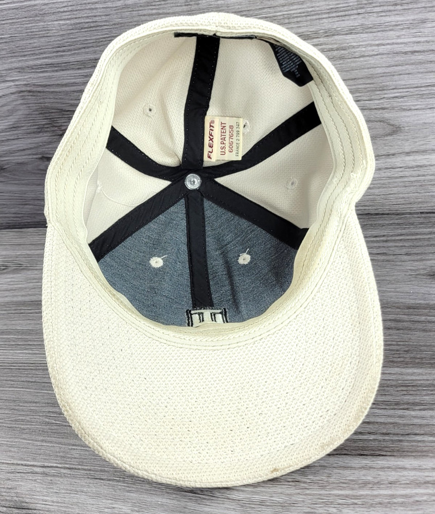 Nike Tiger Woods Golf Hat Cap Flex Fit Size Small Light Beige