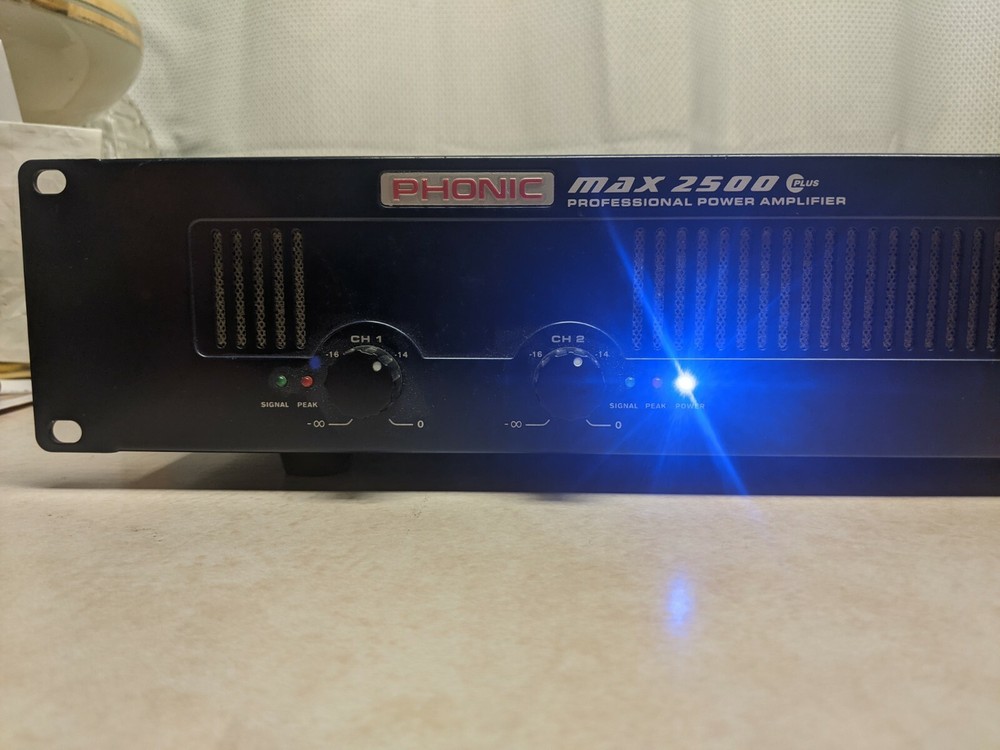 Phonic Max 2500 Plus Professional Power Amplifier