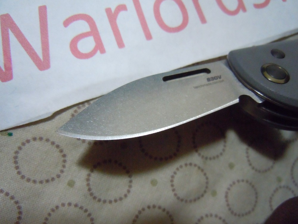 BENCHMADE WEEKENDER 317 FOLDING BLADE KNIFE.