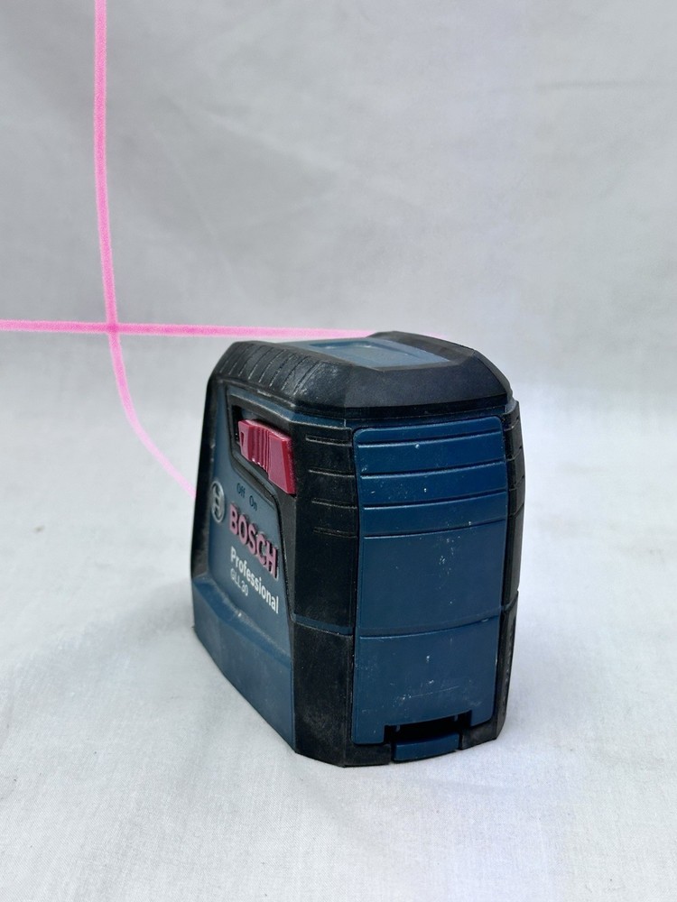 Bosch GLL30 Professional Laser Level Tested Working w/ Pouch