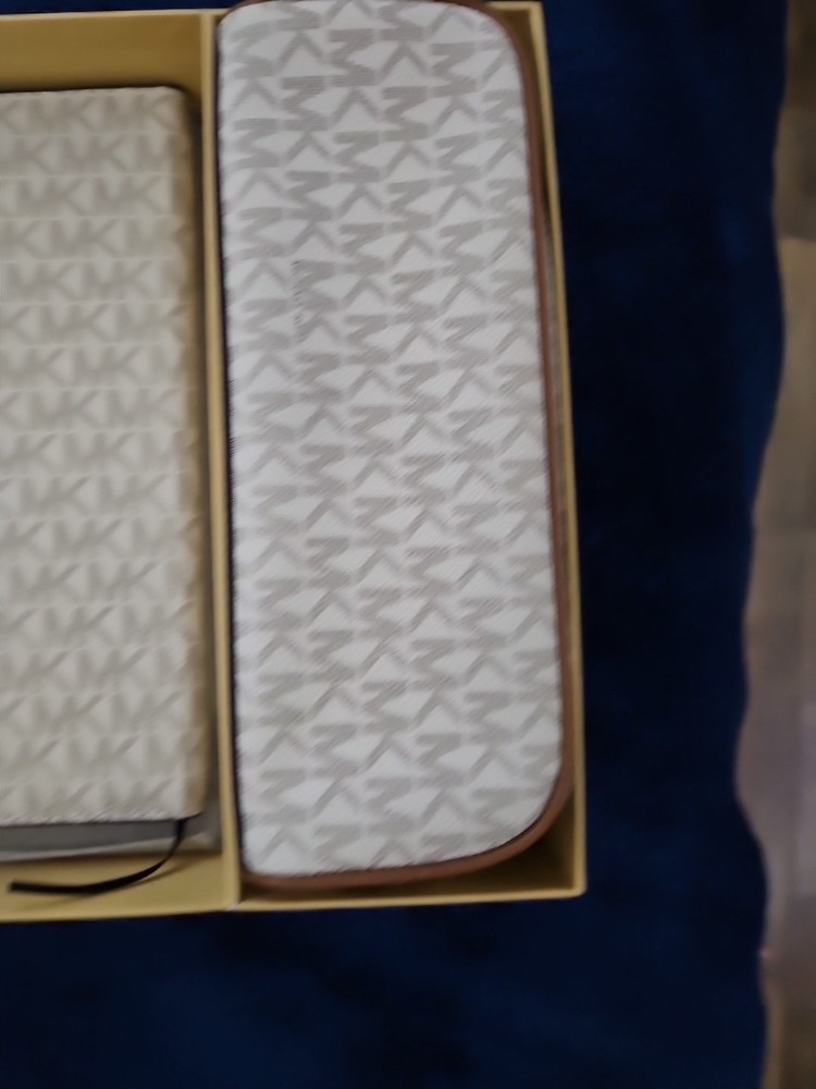 Unique Classy Michael Kors Women's Notebook And Pencil Case