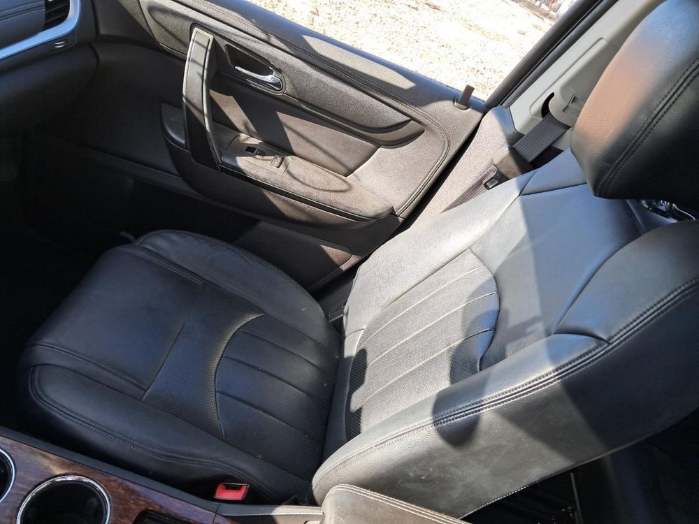 TRAVERSE 2014 Glove Box 4839217