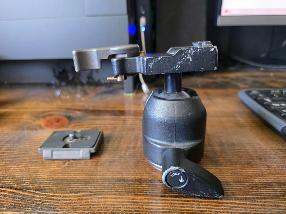 Manfrotto Tripod Compact Ball Head 486RC2 with Quick Release Plate