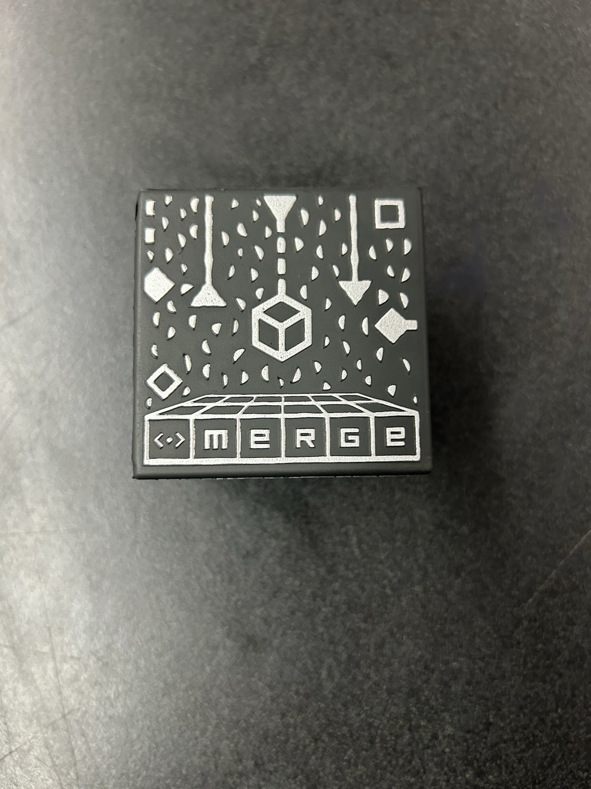 Cube Holographic Handheld AR/VR Hologram Merge iOS/Android Great Condition A21