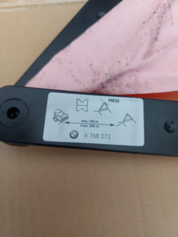 BMW 3 Series E46 2003 2.0 - EMERGENCY WARNING TRIANGLE 6768272