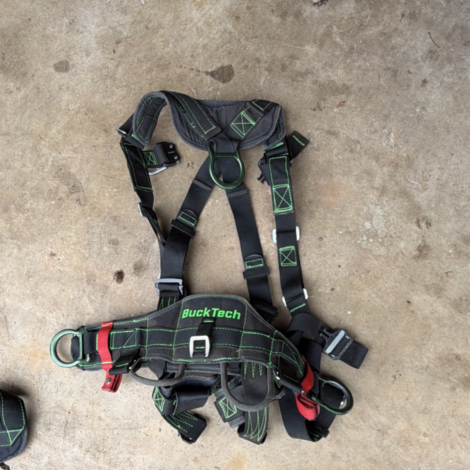 BuckTech Industrial Safety Harness Size S/M ANSI Z359.11-2014