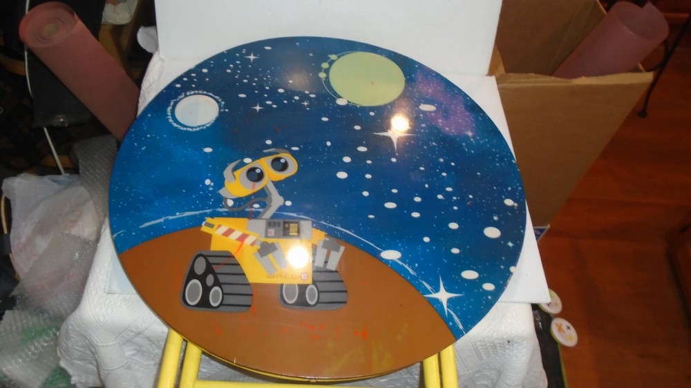 DISNEY PIXAR WALLE Table