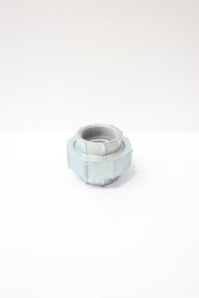 Bridgeport 1126-RT Conduit Coupling 2in Threaded