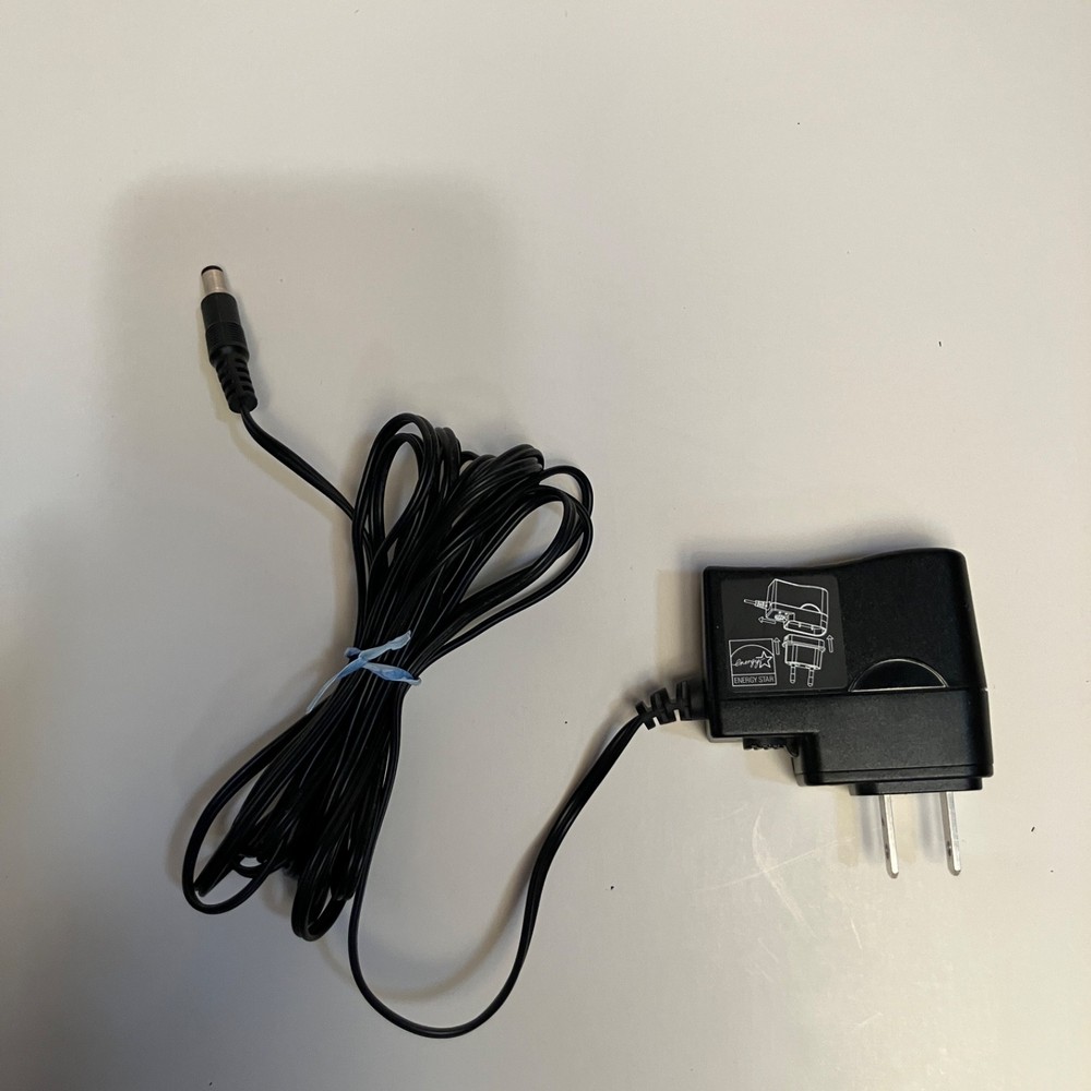 Wireless Headset Plantronics W02 DECT 6.0 w/ Charger and USB Cable
