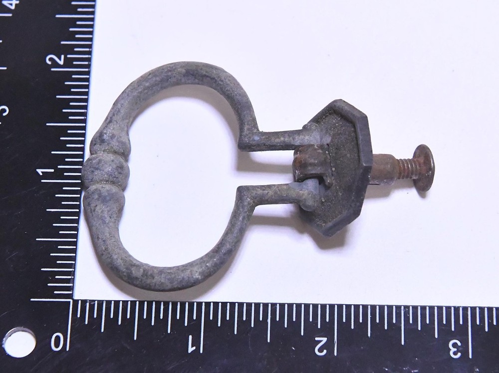 5 MATCHING VINTAGE METAL DRAWER PULLS WITH FLIP PULL