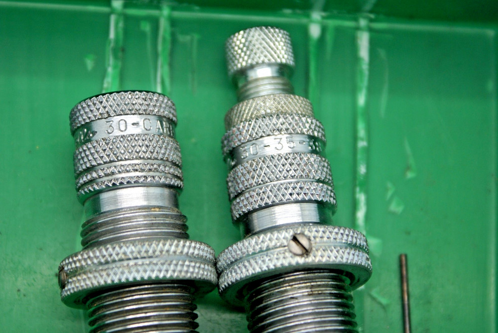WELLS .30 CARBINE CALIBER 2 PIECE RELOADING DIE SET SIZER & EXPANDER - EXCELLENT