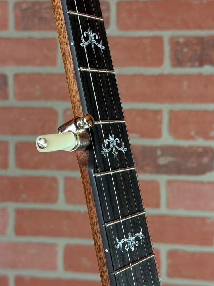 Deering Sierra 5-String Mahogany Resonator Banjo