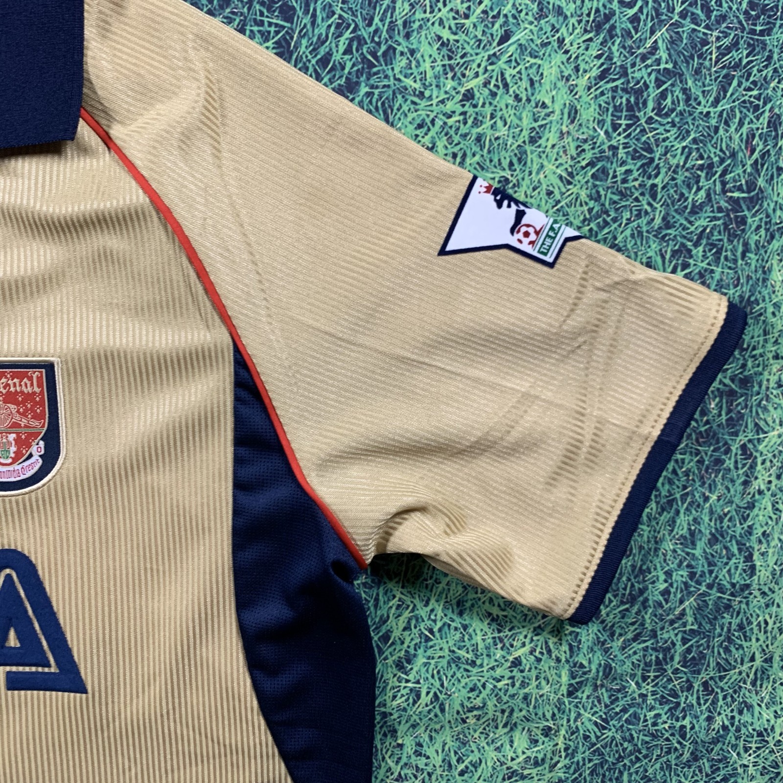 Bergkamp Arsenal 2001/2002 Away Jersey - Retro Jersey - Mens Sizes - New