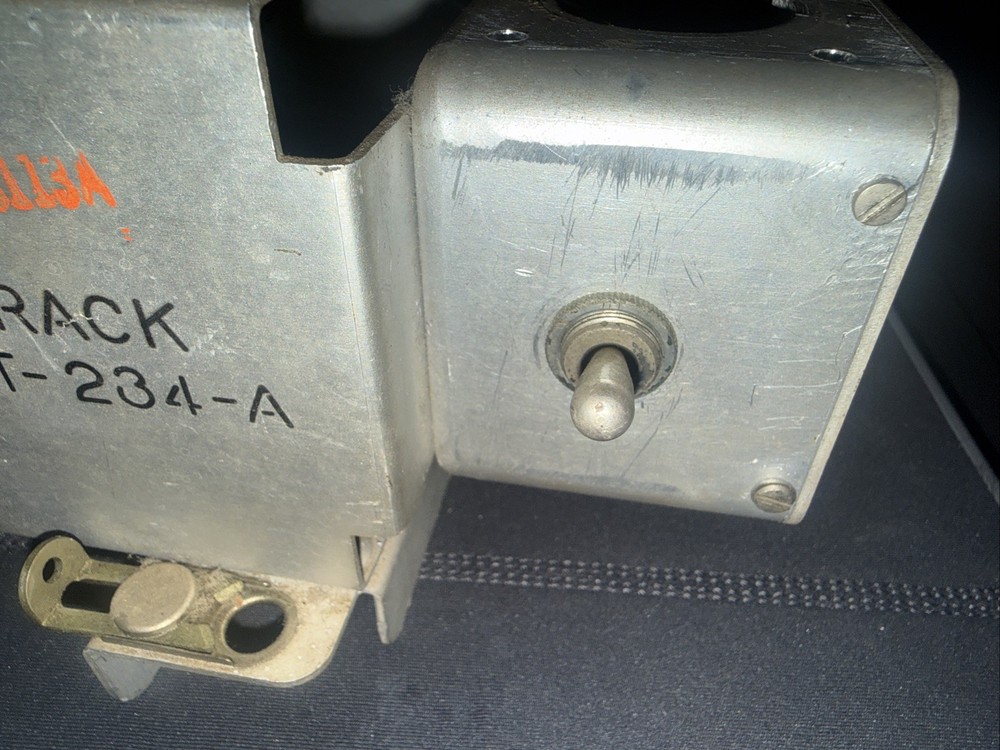 ARC-5 Command Set Transmitter Mount WWII Aircraft Bomber FT 234 A Rack