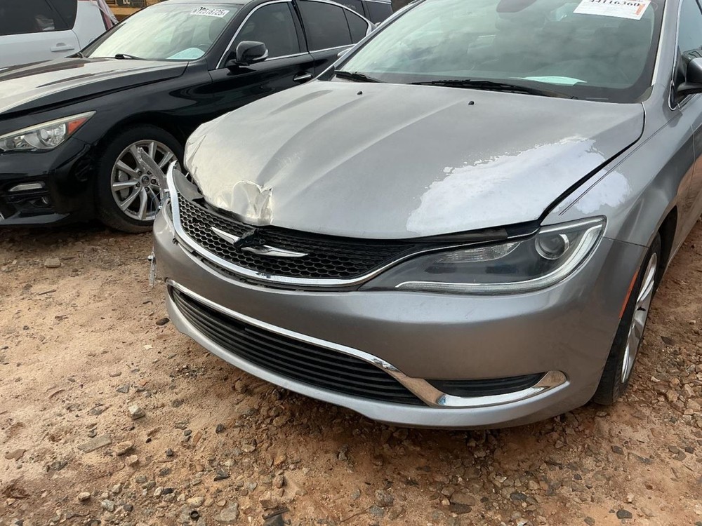 200 2015 Glove Box 4985095