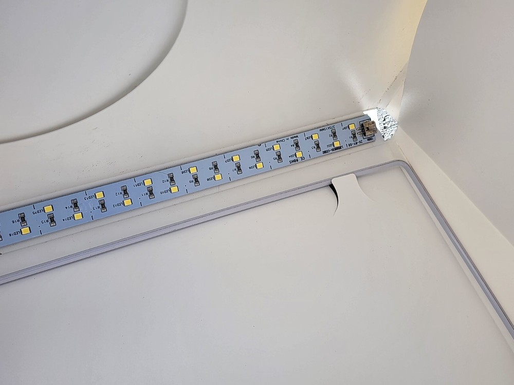 Neewer White Lightbox Collapsable with LED Strips & 4 Background Colors