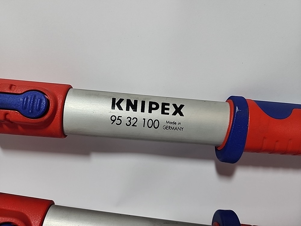 KNIPEX 95 32 100 CABLE CUTTERS