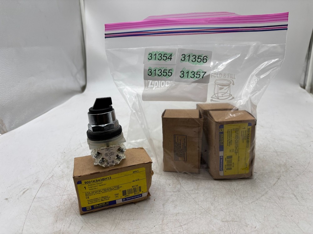 Square D 9001KS43BH13 Selector Switch (1 box per order)