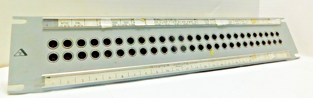 Trompeter Electronics JSI-52/J14W Patch Panel with 26 each J14W Connectors