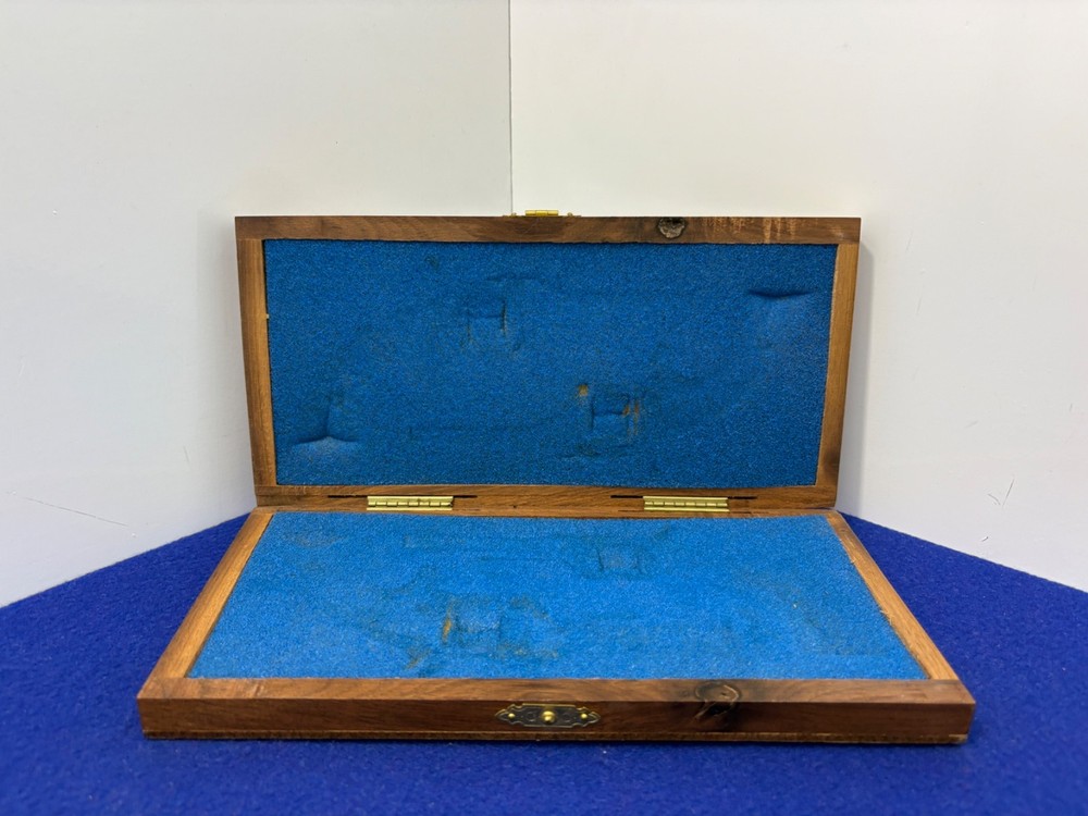 Vintage Presentation Case – Fits Compact Revolver