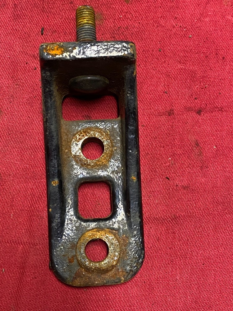 Freightliner Hood Mount Bracket PIVOT 17-20640-000