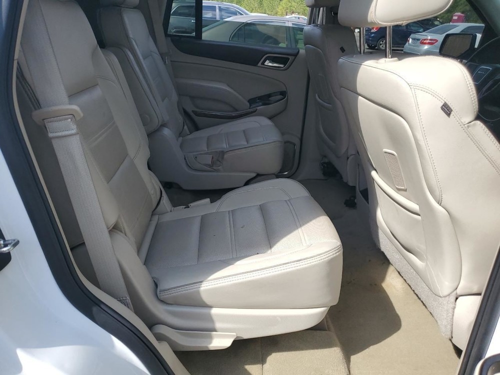 YUKON 2015 Glove Box 4686084