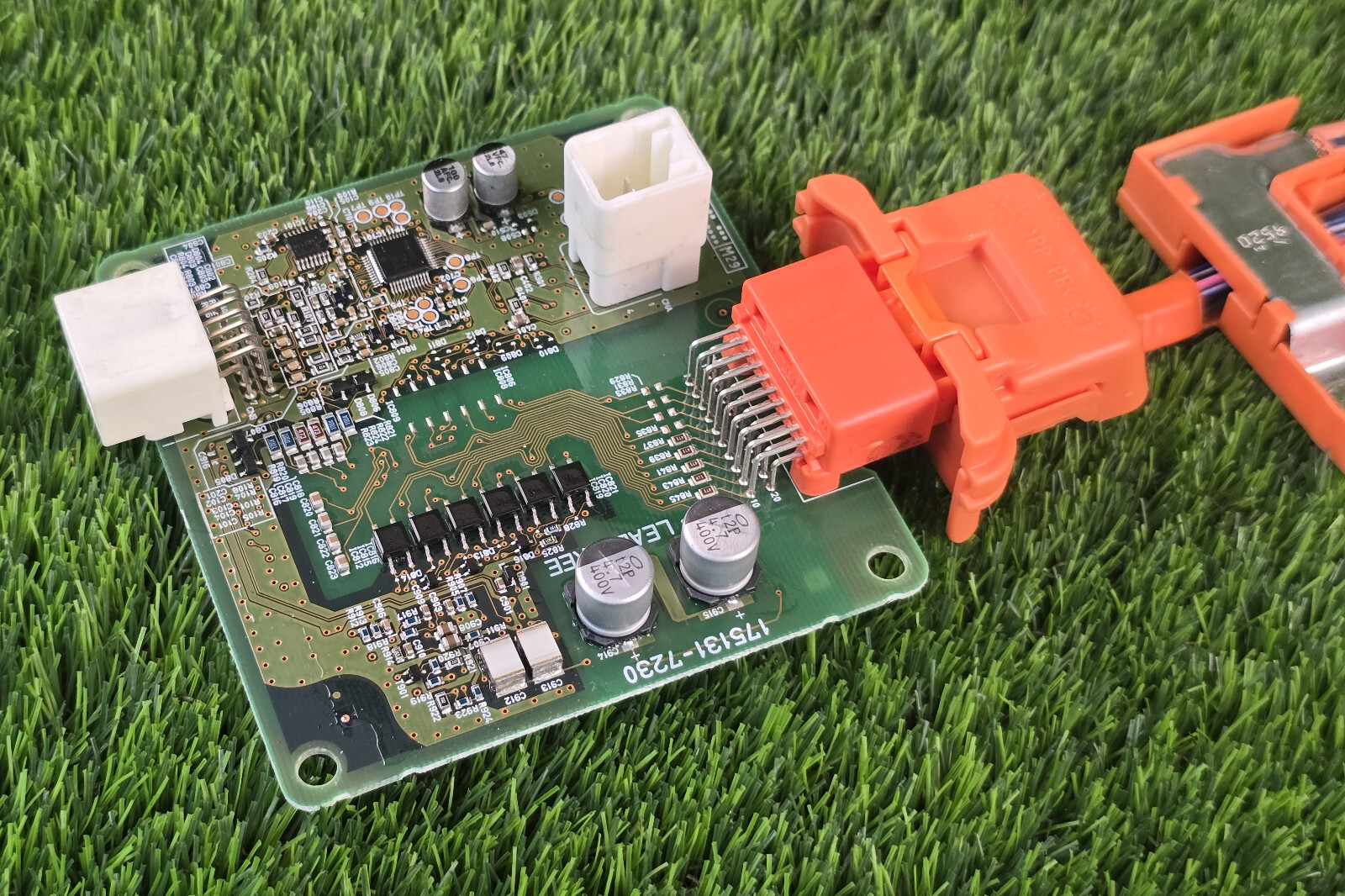 Toyota Prius C 2012-2017 Hybrid Battery Voltage sensor 89892-52010 with wire OEM