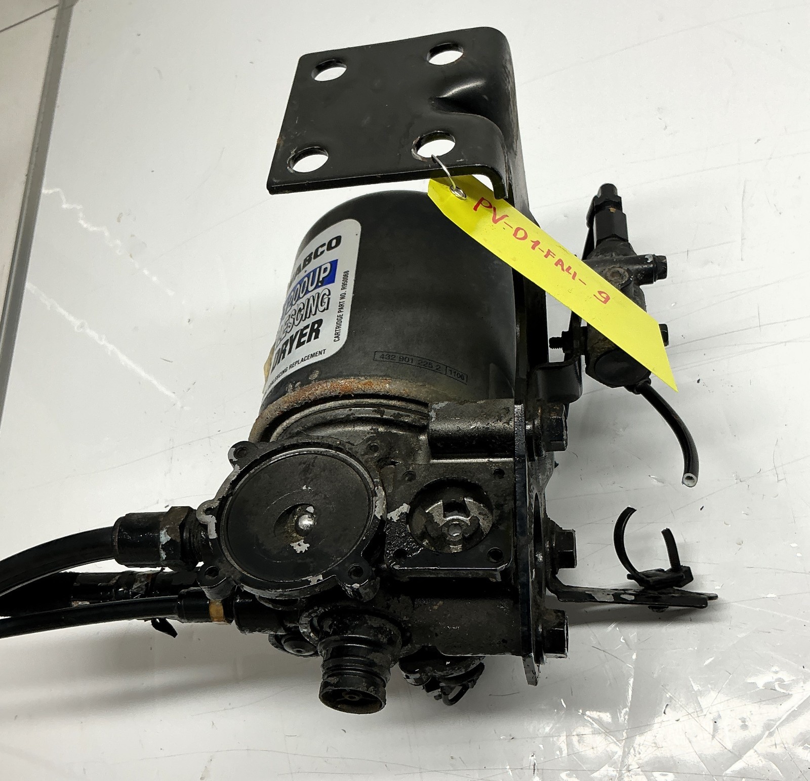 WABCO System Saver 1200 Plus Air Dryer Assembly for Volvo VNL / Mack