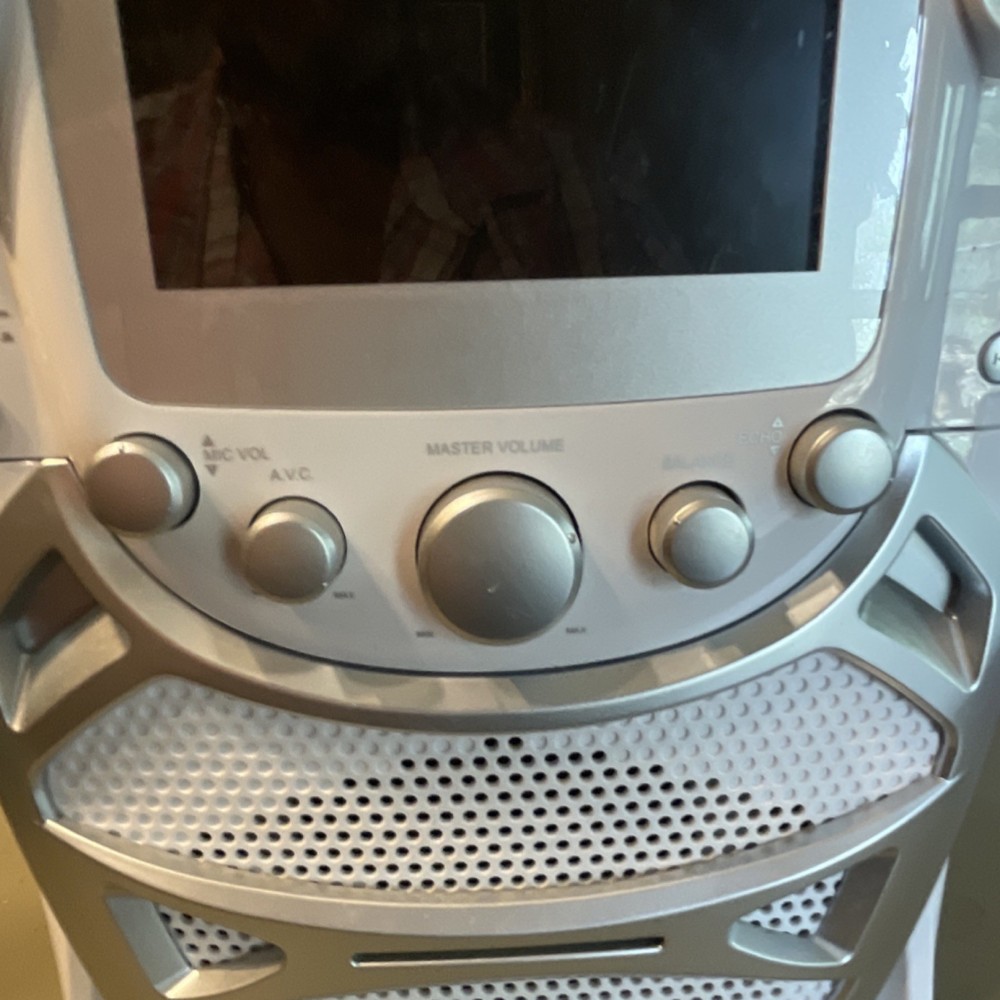 The Singing Machine STVG5698TW Bluetooth Karaoke System with Screen