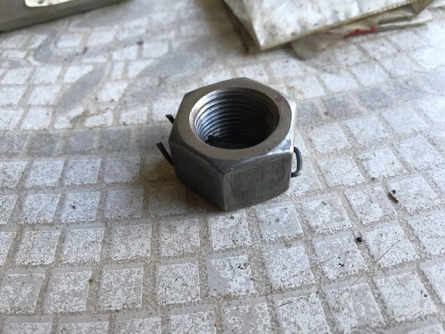 51052744 NUT, RETAINER